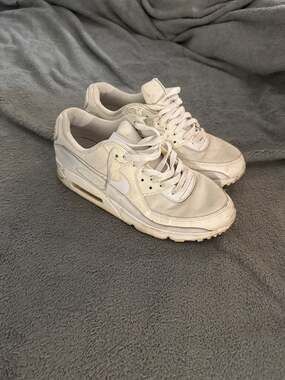 Nike Air Max 90 Triple White Low Top Sneakers